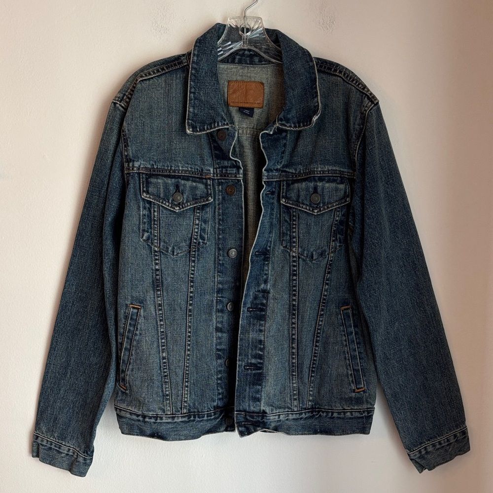 GAP Vintage Y2K Classic Denim blue Jean Jacket medium wash heavy size medium EUC